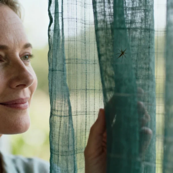 Schluss mit Mücken: Warum dieser günstige Vorhang jetzt der Geheimtipp ist