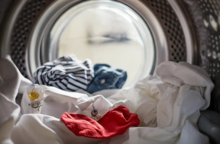 Warum verschwinden Ihre Socken wirklich in der Waschmaschine? Experten lüften das Geheimnis